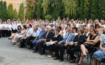 Megnyitották az új tanévet Szolnokon 