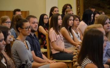 Diákmunkára várják a fiatalokat a szolnoki polgármesteri hivatalban