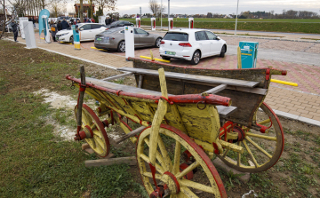 Felavatták Magyarország legnagyobb elektromos töltőállomását Zalában