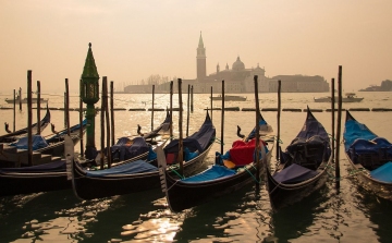 Árvíz után alacsony vízállás sújtja az olaszországi Velencét 