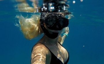 Óceáni hulladékból készít bikiniket két szolnoki lány