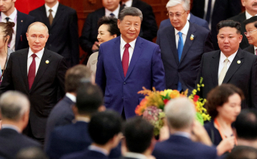 Hszi Csin-ping: az emberiségnek a béke vagy a háború között kell választania