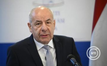 Sulyok Tamás aláírta a a Magyarország Nemzetközi Büntetőbíróságból történő kilépése visszavonásáról szóló törvényt