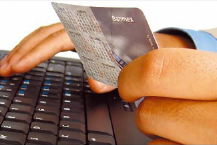 Minden második netes vásárló bankkártya-adatok segítségével fizet