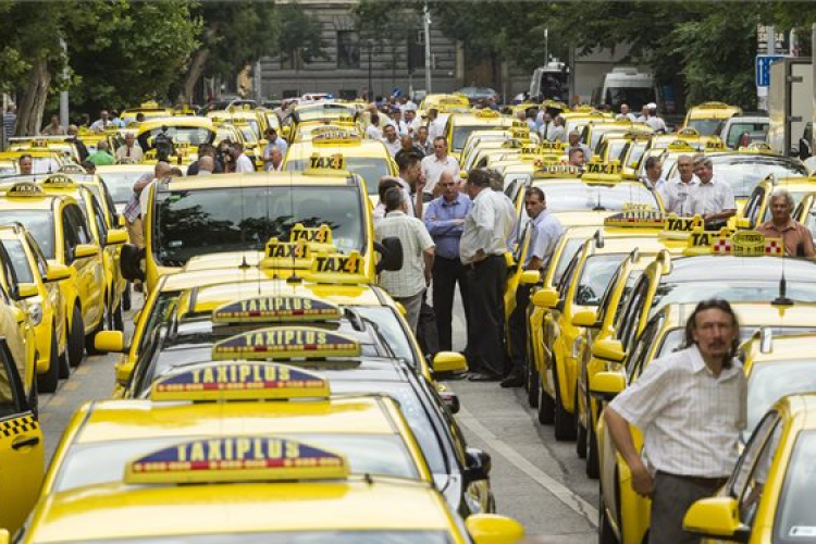 Uberezni csak szabályosan – megjelent az új taxisrendelet