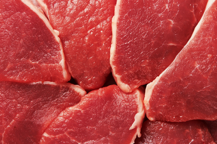 Kilenctonnányi húst foglalt le a Nébih Komárom-Esztergomban - VIDEÓVAL